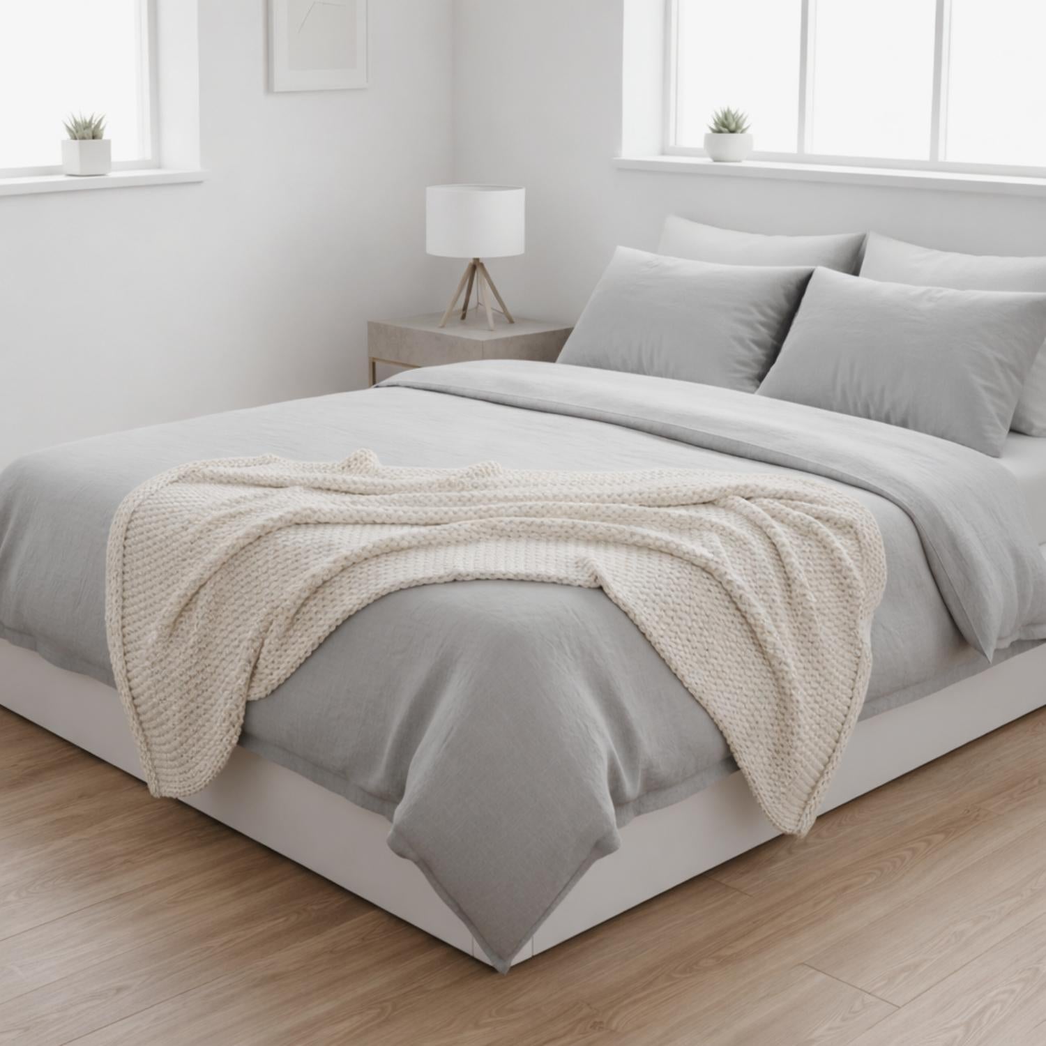 Decorative Knit Throw for Bed Use