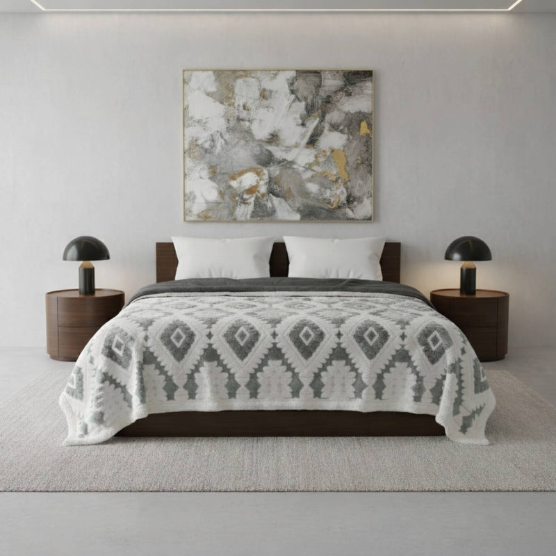 Geometric Jacquard Fleece Throw Blanket