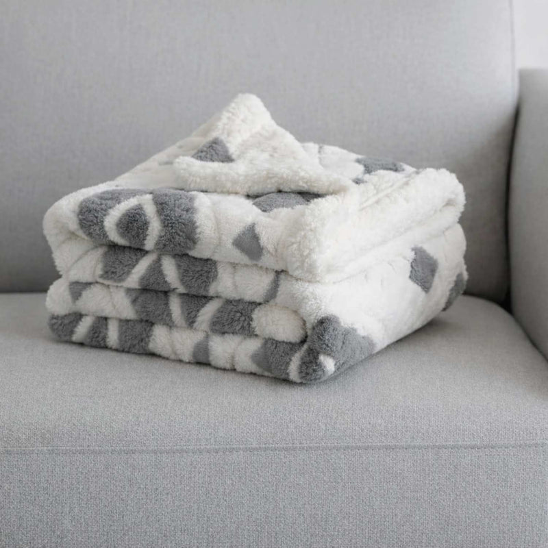 Geometric Jacquard Fleece Throw Blanket