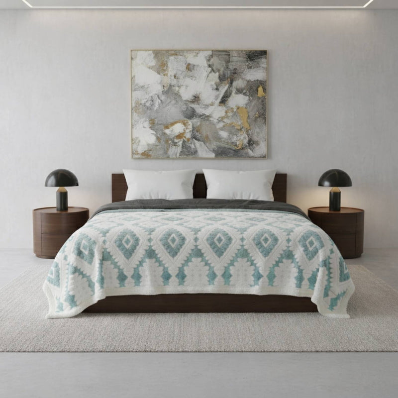 Geometric Jacquard Fleece Throw Blanket